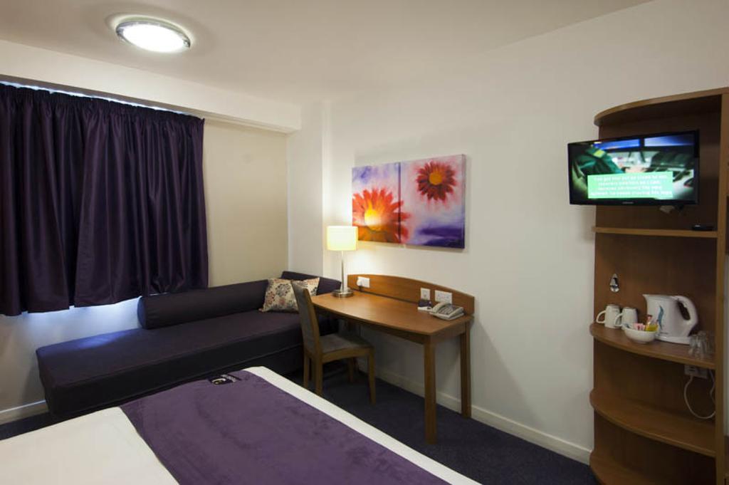 Premier Inn Birmingham City - Waterloo St Екстер'єр фото