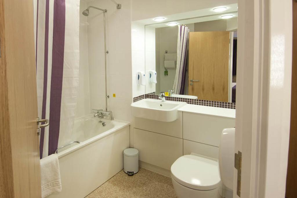 Premier Inn Birmingham City - Waterloo St Номер фото