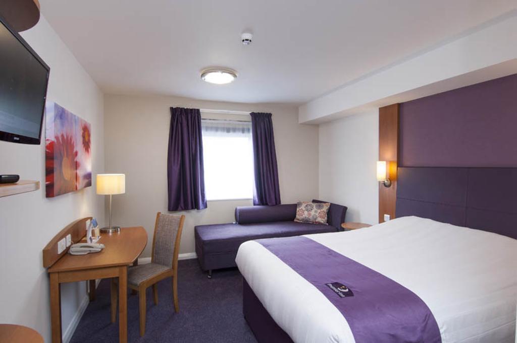 Premier Inn Birmingham City - Waterloo St Екстер'єр фото